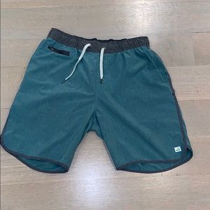 VUORI BANKS SHORTS.  Size L